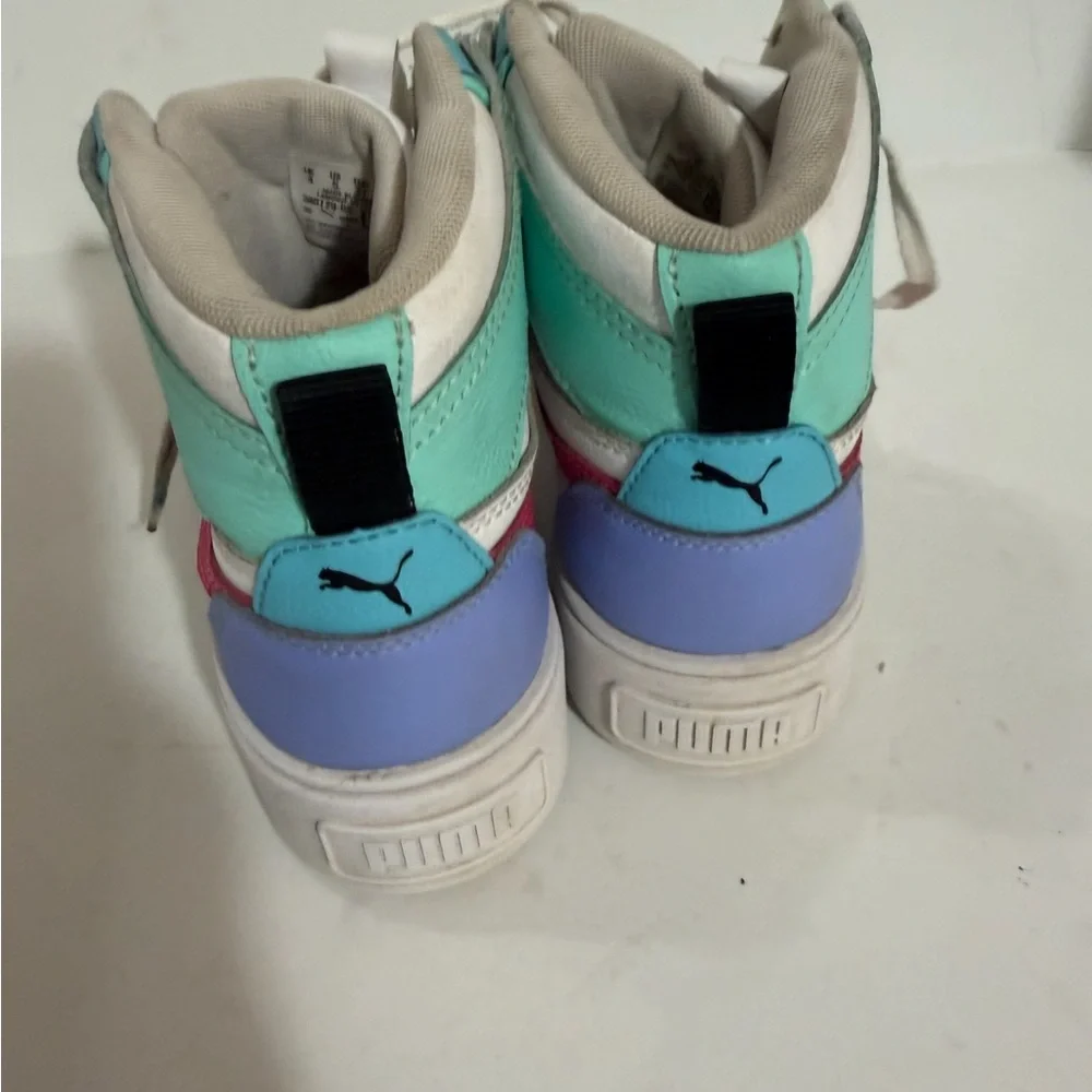 Puma vibrant sneakers